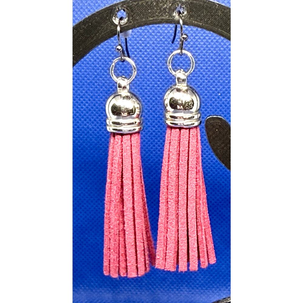 🧚🏻‍♀️ Handmade Fuchsia Tassel Earrings 2.5” Drop Silver Tone Boho Statement
